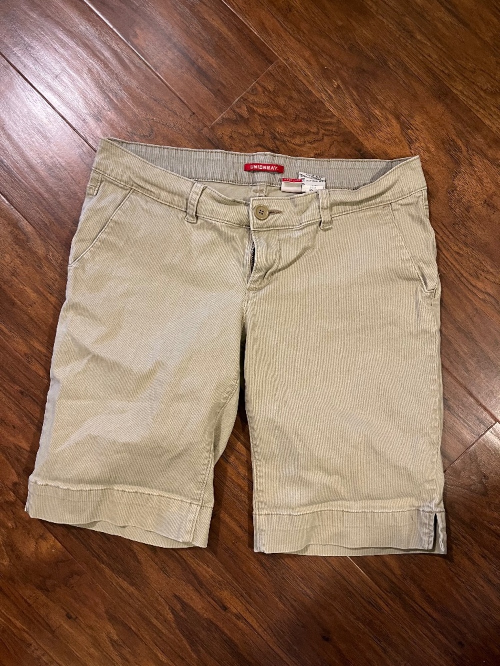 Unionbay beige thin rib Bermuda shorts size 11 juniors